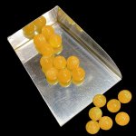 画像2: イエローカルセドニー(染色)/丸玉片穴8mmφ2個セット(サイズペアリング済) (2)