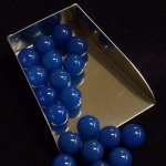 画像2: ブルーカルセドニー(染色)/丸玉片穴10mmφ2個セット(サイズペアリング済) (2)