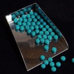 画像2: 合成ターコイス/丸玉片穴5mmφ2個セット(サイズペアリング済) (2)
