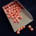 画像2: サンゴ（染色/ピンク）/丸玉片穴6mmφ2個セット(サイズペアリング済) (2)