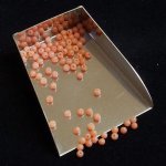 画像2: サンゴ（染色/ピンク）/丸玉片穴3mmφ2個セット(サイズペアリング済) (2)