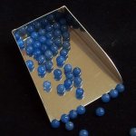 画像2: ブルーカルセドニー(染色)/丸玉片穴5mmφ2個セット(サイズペアリング済) (2)