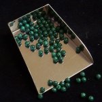 画像2: マラカイト/丸玉片穴4mmφ2個セット(サイズペアリング済) (2)